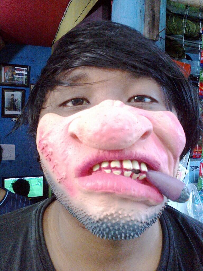 Topeng/Masker Mulut ( Setengah Wajah ) Unik kerenn bahan karet murni