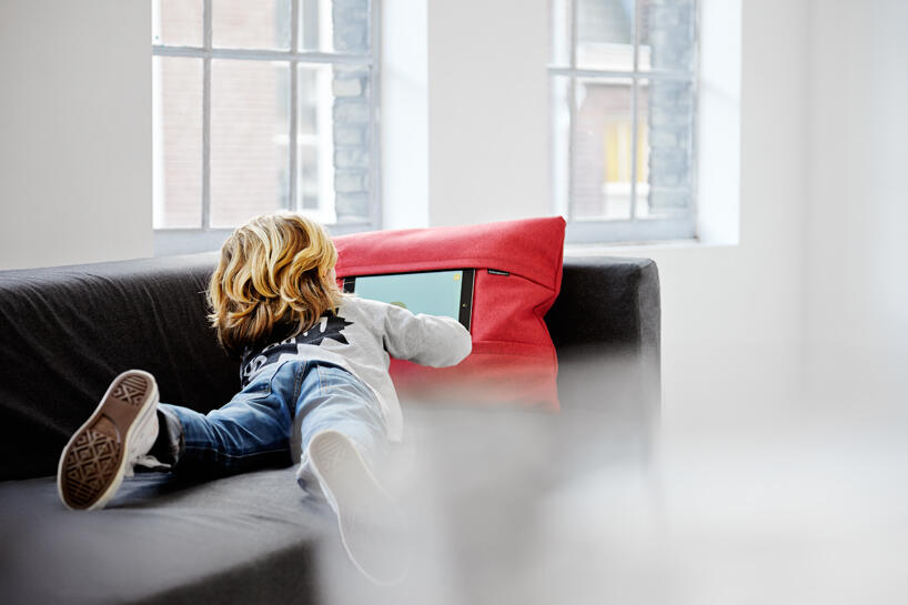 bantal bantal unik untuk pengguna tablet