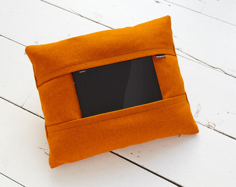 bantal bantal unik untuk pengguna tablet