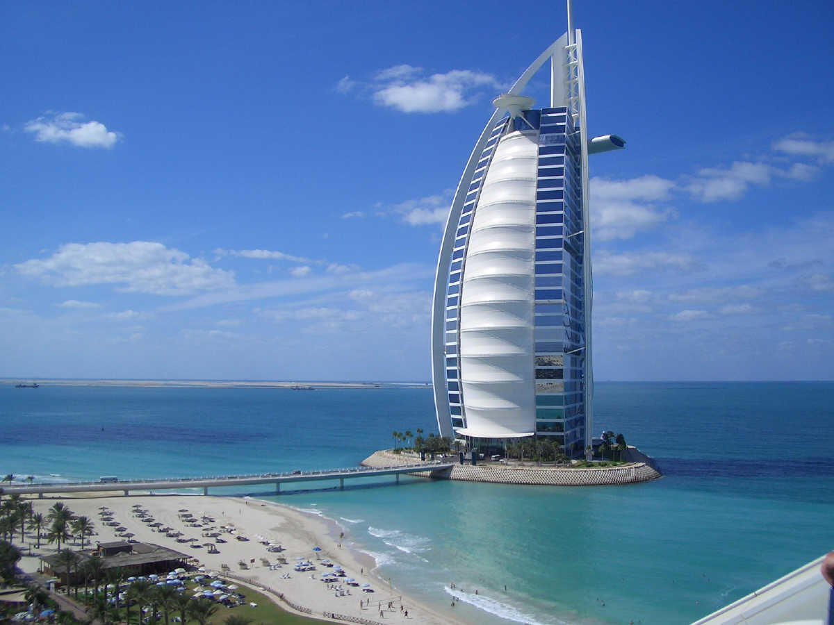 DUBAI dan ABU DHABI..Perubahan Dramatis si Negeri Emas Hitam
