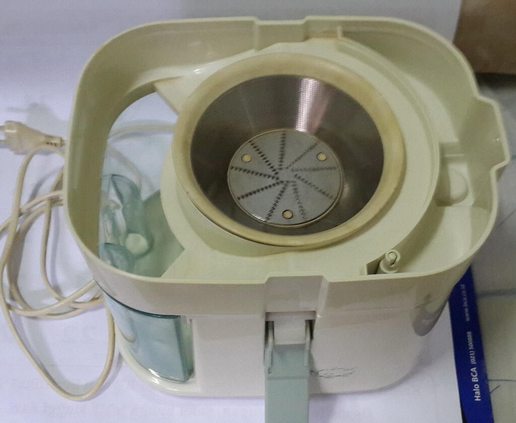Jual Philips Juicer HR2826