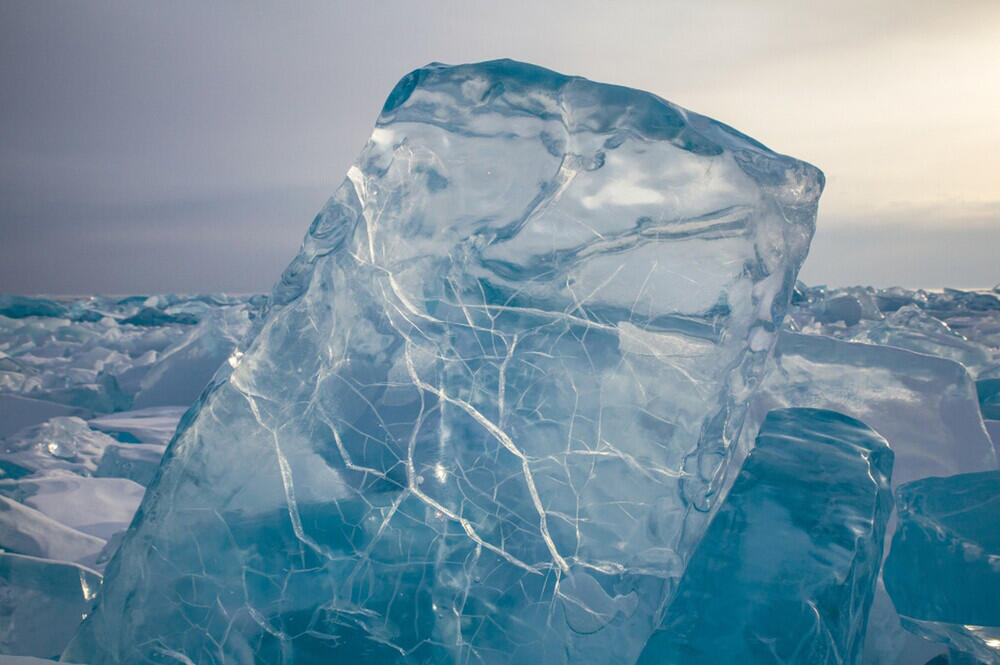 &quot;Wow&quot; Indahnya Danau Baikal, Danau Tertua dengan fenomena es yg Transparan !
