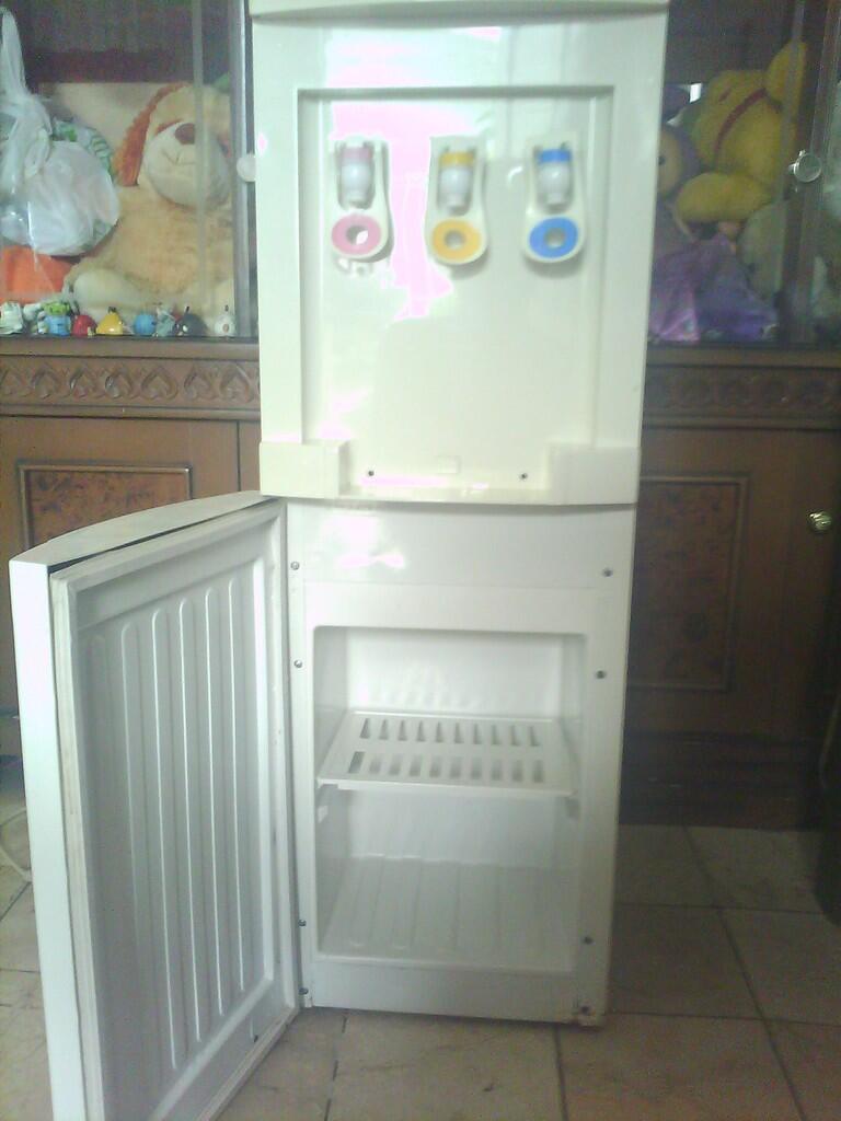 DI JUAL DISPENSER MERK "NATIONAL" MODEL STANDING