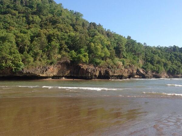 Foto hasil jepretan di pantai pencak dor (pacitan)