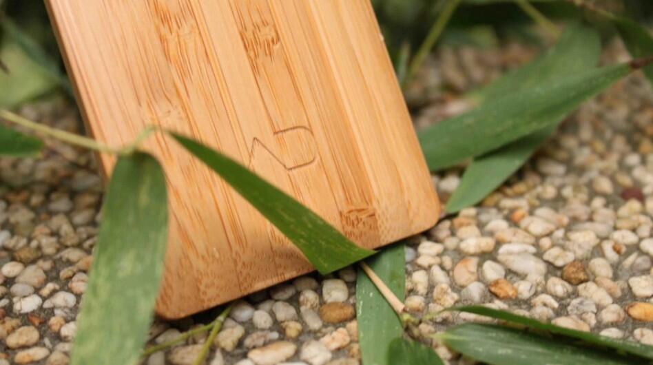 ADZero Smartphone terbuat dari bambu