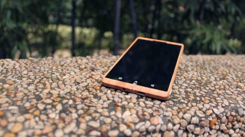 ADZero Smartphone terbuat dari bambu