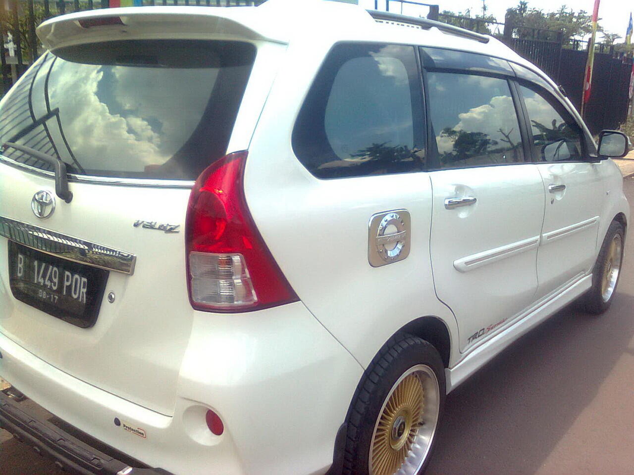 Terjual ++ Jual cepat AVANZA VELOZ 2012 Manualputih 