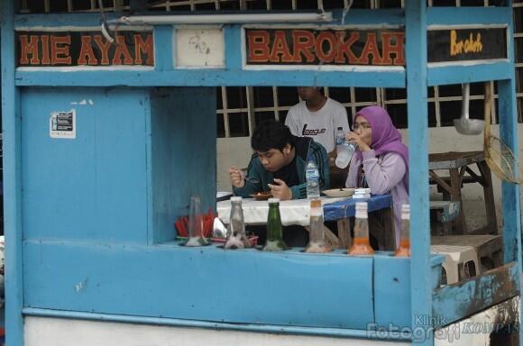 Agan lebih sering mana, bekal dari rumah atau jajan di luar ?