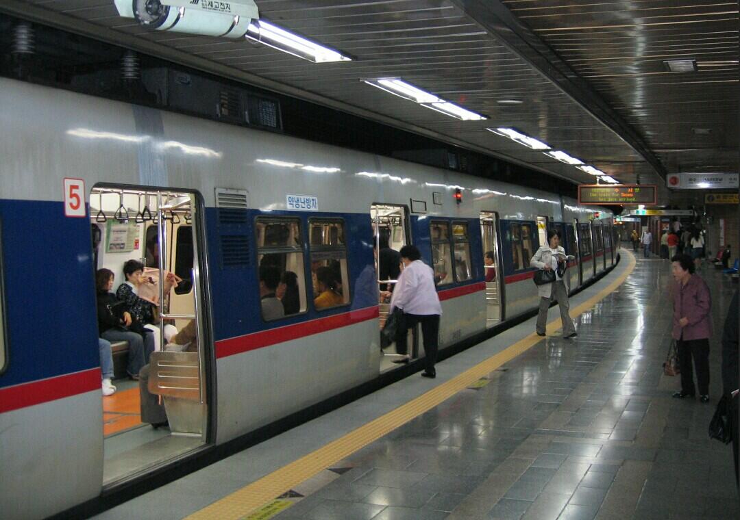 Kecelakaan Kereta bawah tanah (subway) di Seoul!