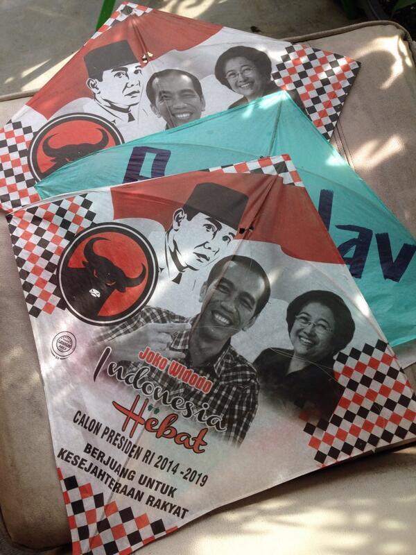 NEMU LAYANGAN ADA GAMBAR JOKOWI PECITRAAN KAH ?