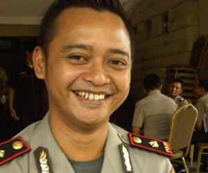 &#91;Breaking News&#93; Briptu Eka Frestya Menikah, Lelaki Indonesia Berduka