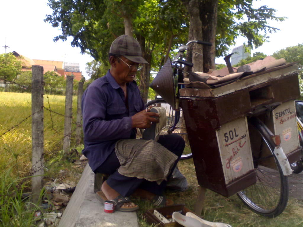 Pekerjaan yang udah jarang kita ditemui