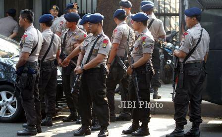 brimob ngamuk di bandara kupang
