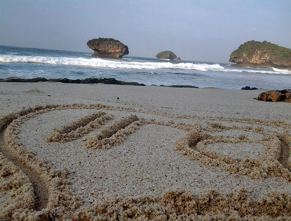 'Pantai Srau' Keindahan Tersendiri Pantai Selatan Pacitan