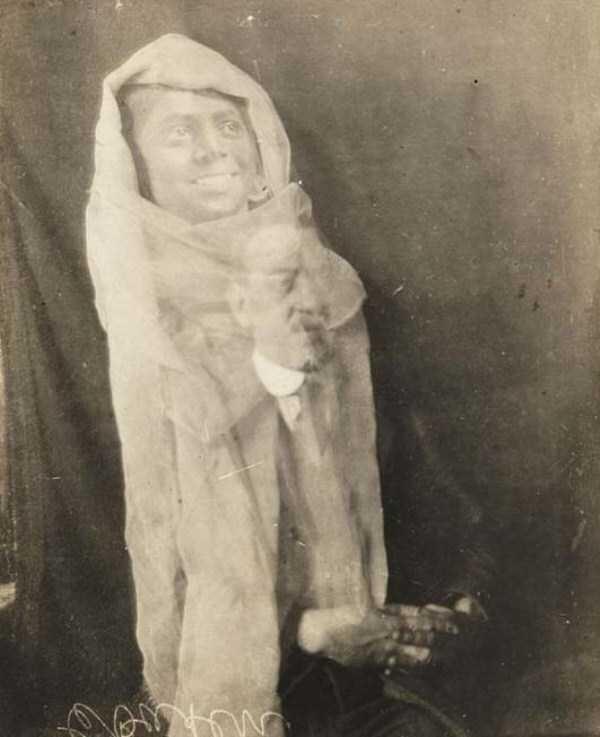 Kenapa bisa menjadi agak menyeramkan begini ???