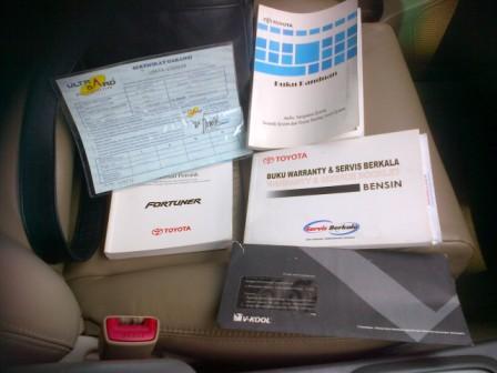 DIJUAL Toyota Grand Fortuner 2.7 G Lux AT Silver 2012 Service Record 299jt??