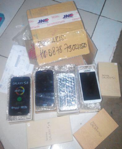 READY ALL TIPE BATRE LCD CASING IPHONE
