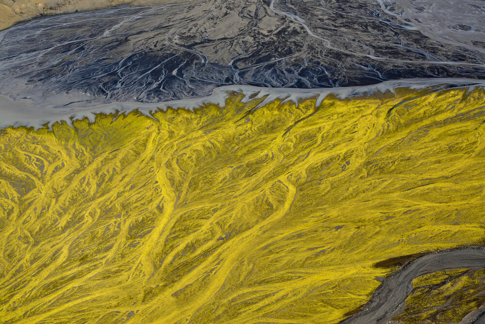 Gambar Unik sungai Volcano di Dataran tinggi Islandia yang tiada duanya !