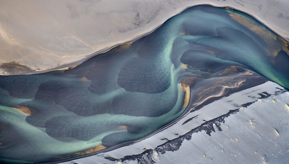 Gambar Unik sungai Volcano di Dataran tinggi Islandia yang tiada duanya !