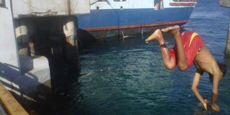 Fakta Mengenai Anak-anak Koin Pelabuhan Penyebrangan di Indonesia