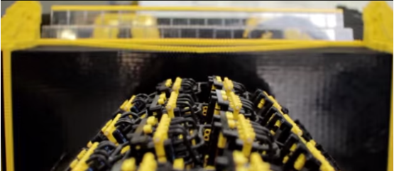 Mobil Ini Dibuat Dengan 500 Ribu Lego