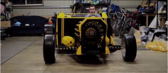 Mobil Ini Dibuat Dengan 500 Ribu Lego