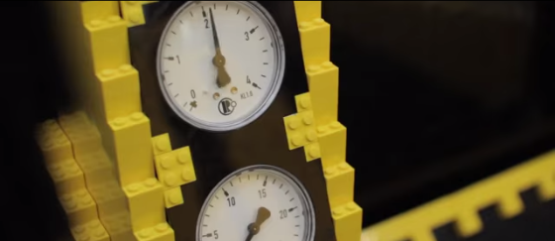 Mobil Ini Dibuat Dengan 500 Ribu Lego