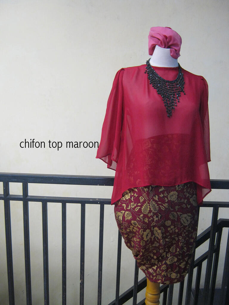 LADIES CLOSET