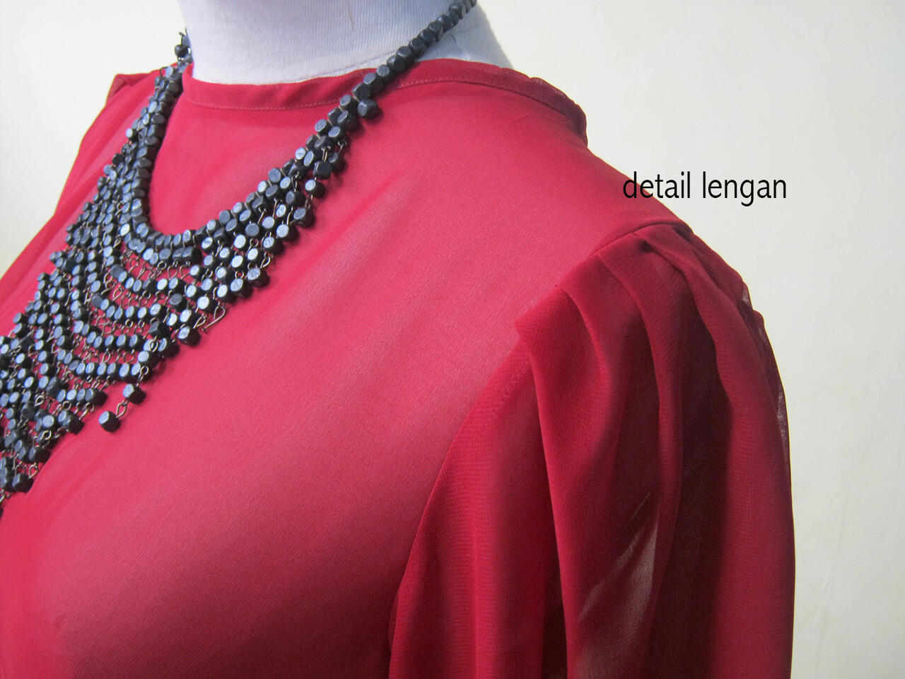 LADIES CLOSET