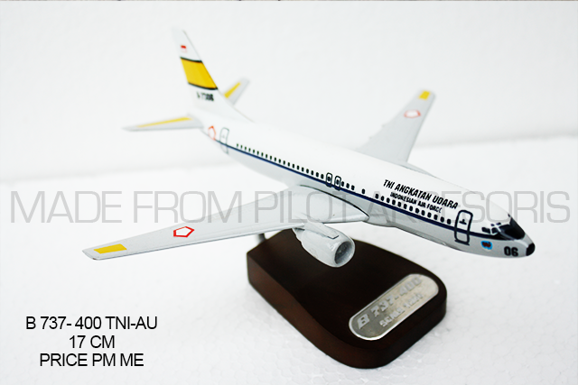 REPLIKA PESAWAT TEMPUR TNI-AU FIBER GLASS made from pilot aksesoris