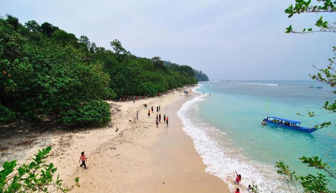 Pantai-Pantai Indah di Indonesia 