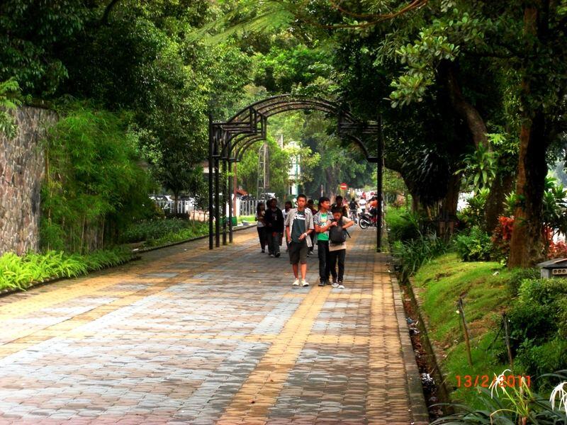 Jalan-jalan ke Kota Ramah Pejalan Kaki di Indonesia yuk 