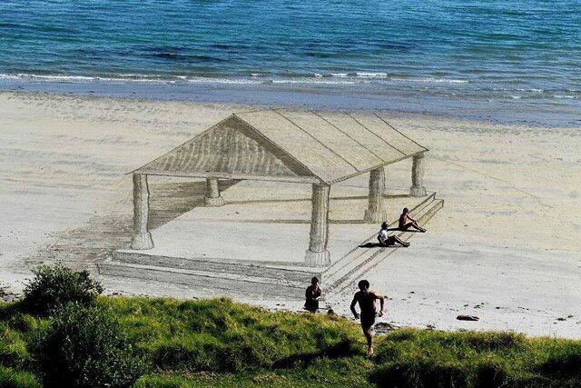 Melukis 3D di Atas Pasir