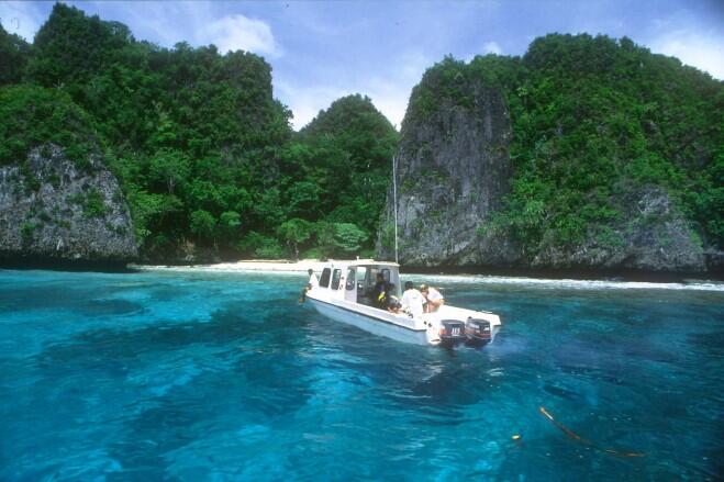 Pantai-Pantai Indah di Indonesia 