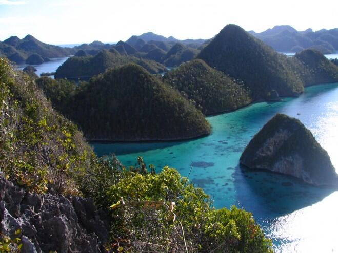 Pantai-Pantai Indah di Indonesia 