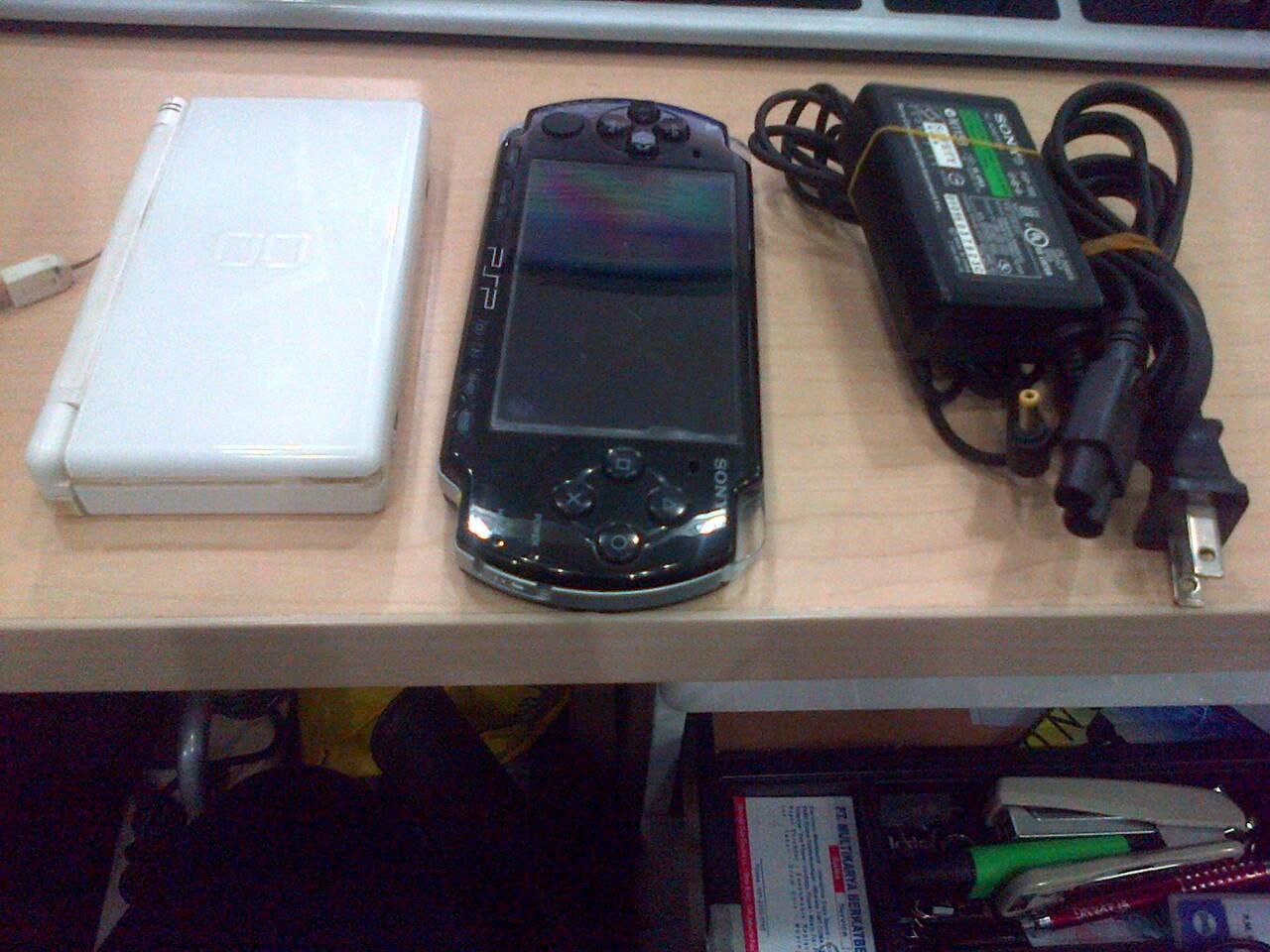 PSP 2000 black + Nintendo DS lite