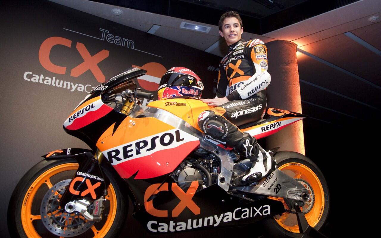 kumpulan foto-foto Marc Marquez ( Juara Dunia MotoGP 2013 )
