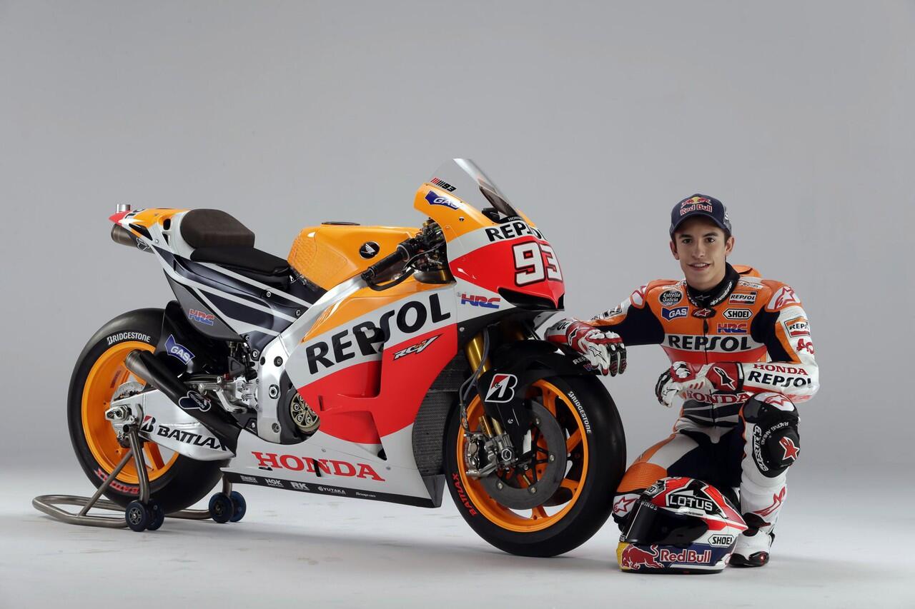 kumpulan foto-foto Marc Marquez ( Juara Dunia MotoGP 2013 )