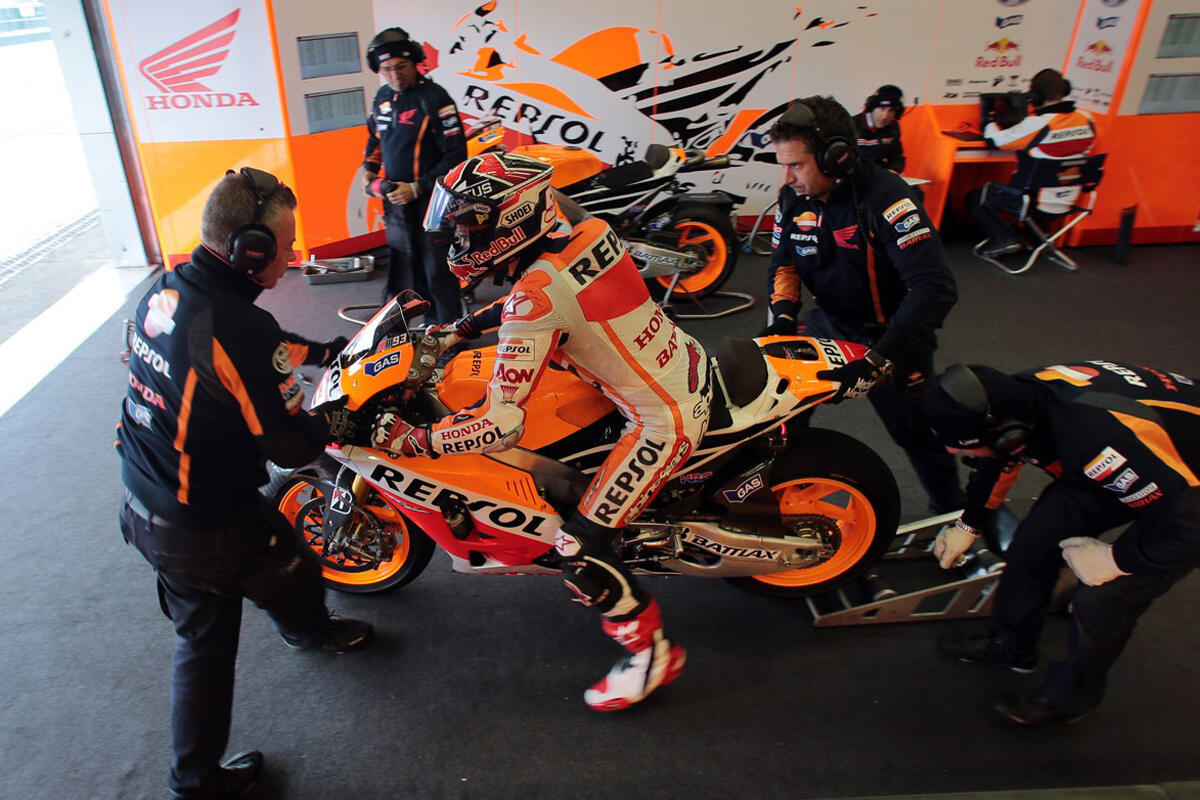 kumpulan foto-foto Marc Marquez ( Juara Dunia MotoGP 2013 )