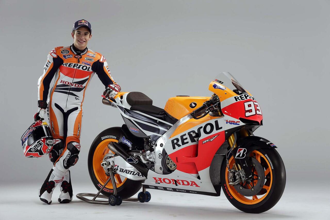 kumpulan foto-foto Marc Marquez ( Juara Dunia MotoGP 2013 )
