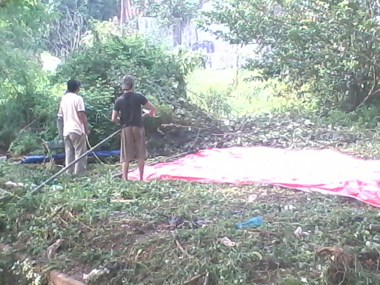 &#91;With Pic&#93; Mau Nyapres, Jokowi dituntut warga BKT???