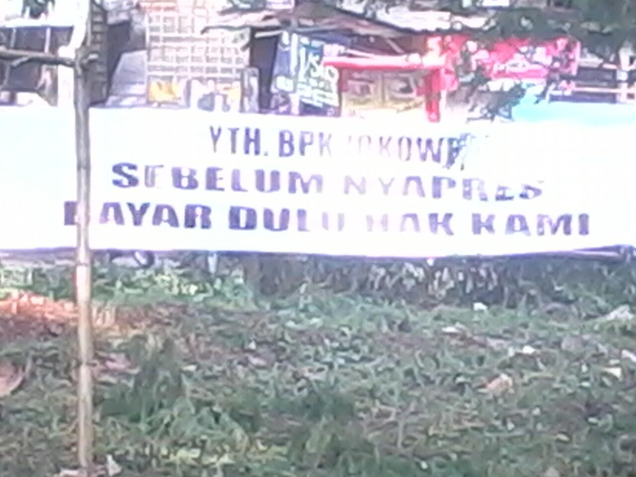 &#91;With Pic&#93; Mau Nyapres, Jokowi dituntut warga BKT???