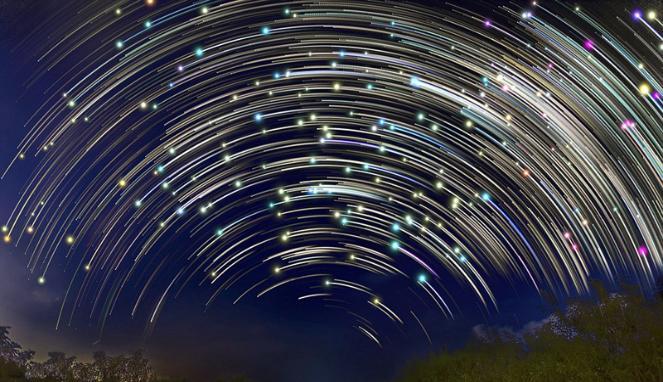 Fotografer Tangkap Pergerakan Bintang di Singapura