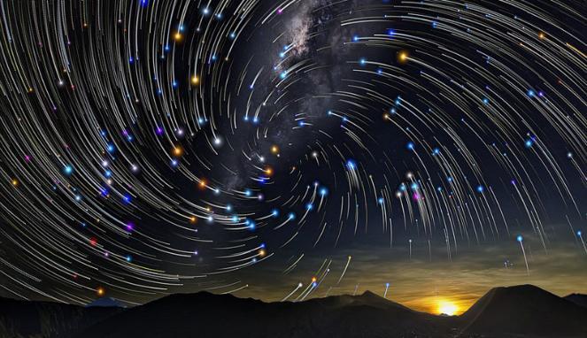 Fotografer Tangkap Pergerakan Bintang di Singapura