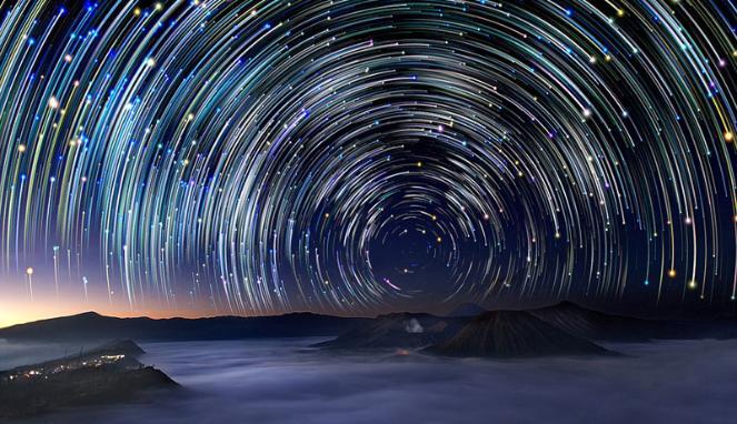 Fotografer Tangkap Pergerakan Bintang di Singapura