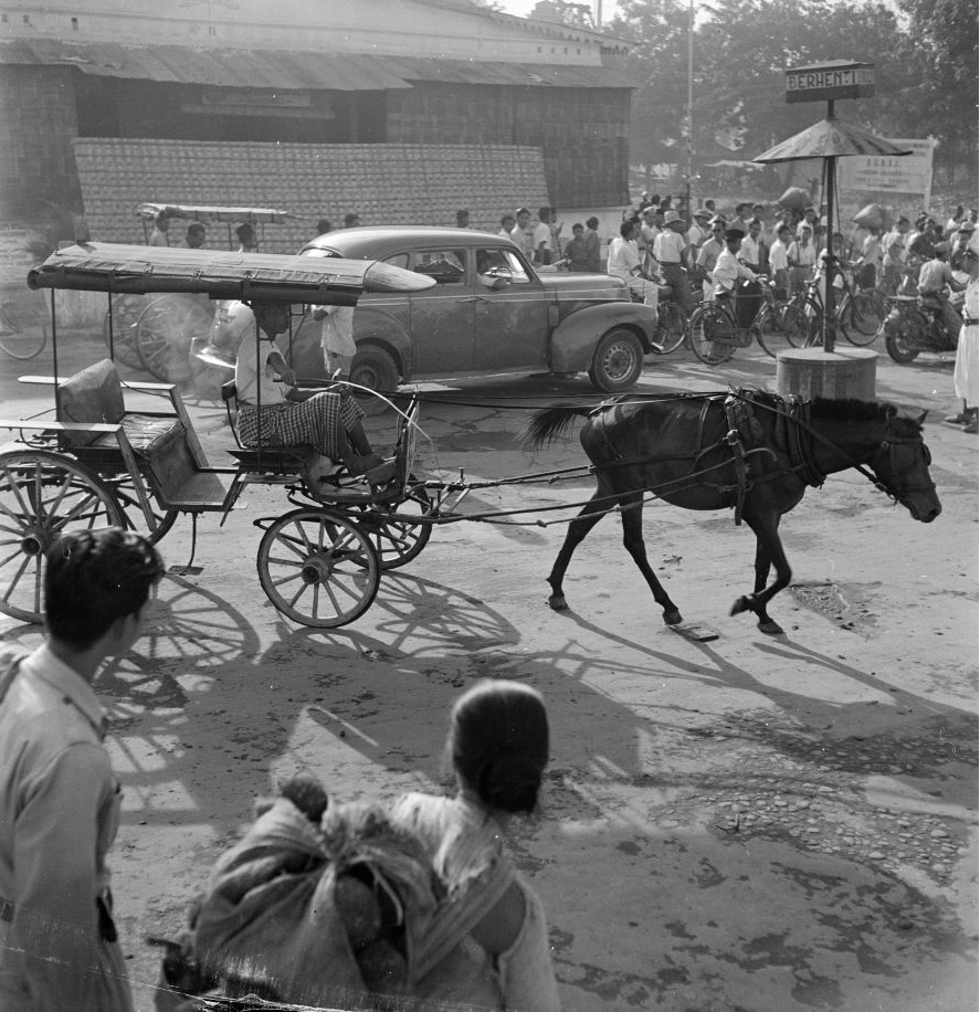 Suasana Jl.Malioboro Tahun 1948 (karya fotografi Charles Breijer)