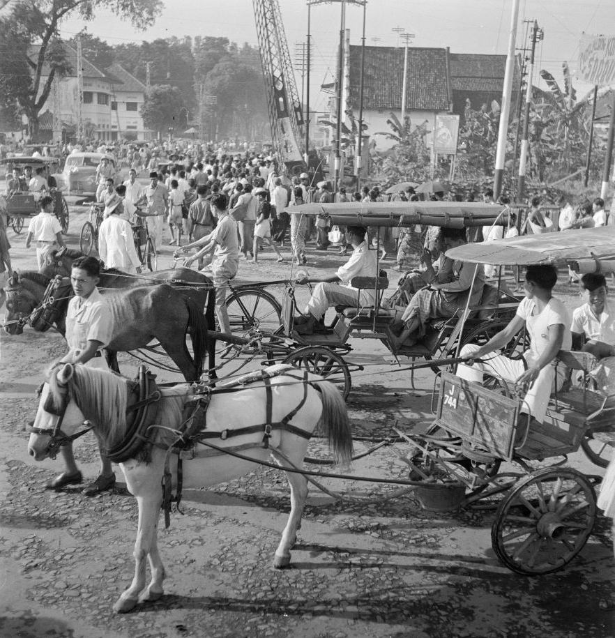 Suasana Jl.Malioboro Tahun 1948 (karya fotografi Charles Breijer)