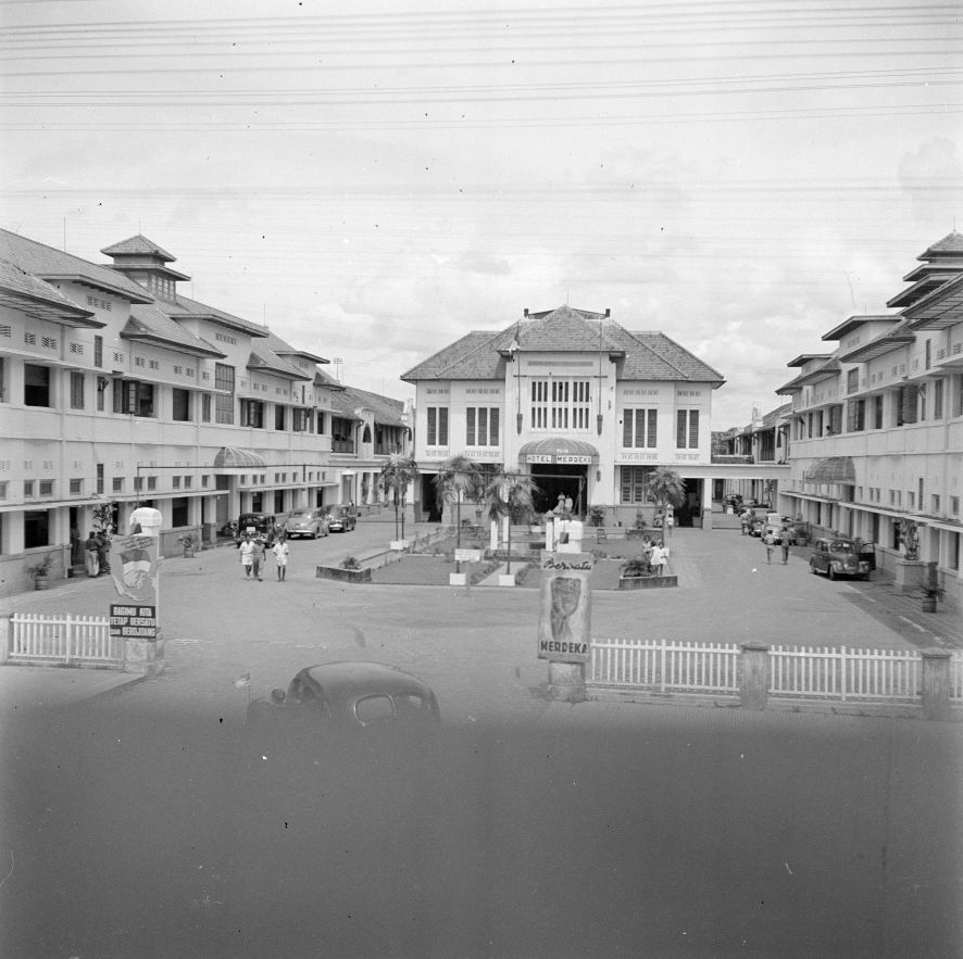 Suasana Jl.Malioboro Tahun 1948 (karya fotografi Charles Breijer)