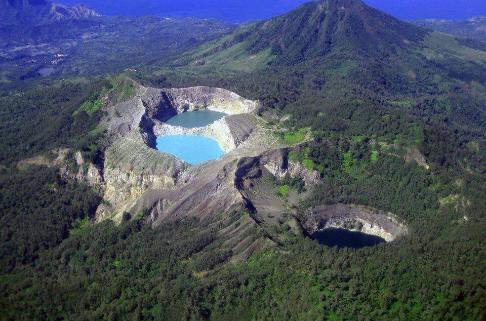 WOOOW..!! 10 KAWAH VULKANIK UNIK YANG ADA DI DUNIA.. SALAH SATU NYA ADA DI INDONESIA