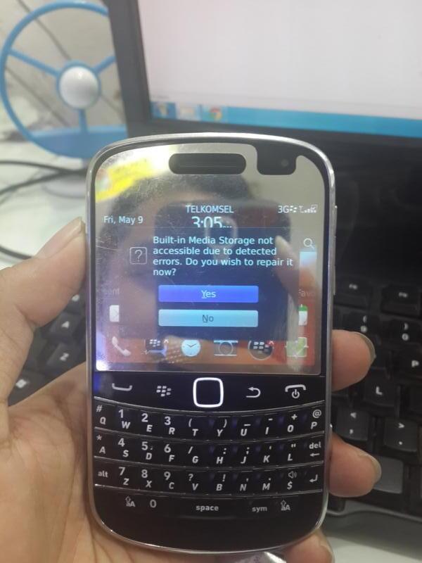 Jasa disable built in media storage Blackberry yg loading stuck 75% disini solusinya.